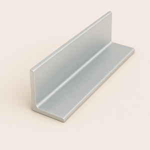 Уголок алюминиевый прессованный бульбообразный 118х39х11 мм 1920 ГОСТ 13617-97 в наличии в Пскове