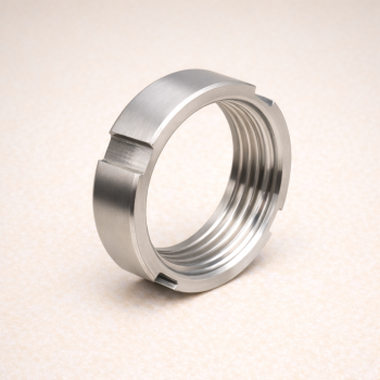 Гайка шлицевая AISI 304 2 1/2" в наличии в Пскове